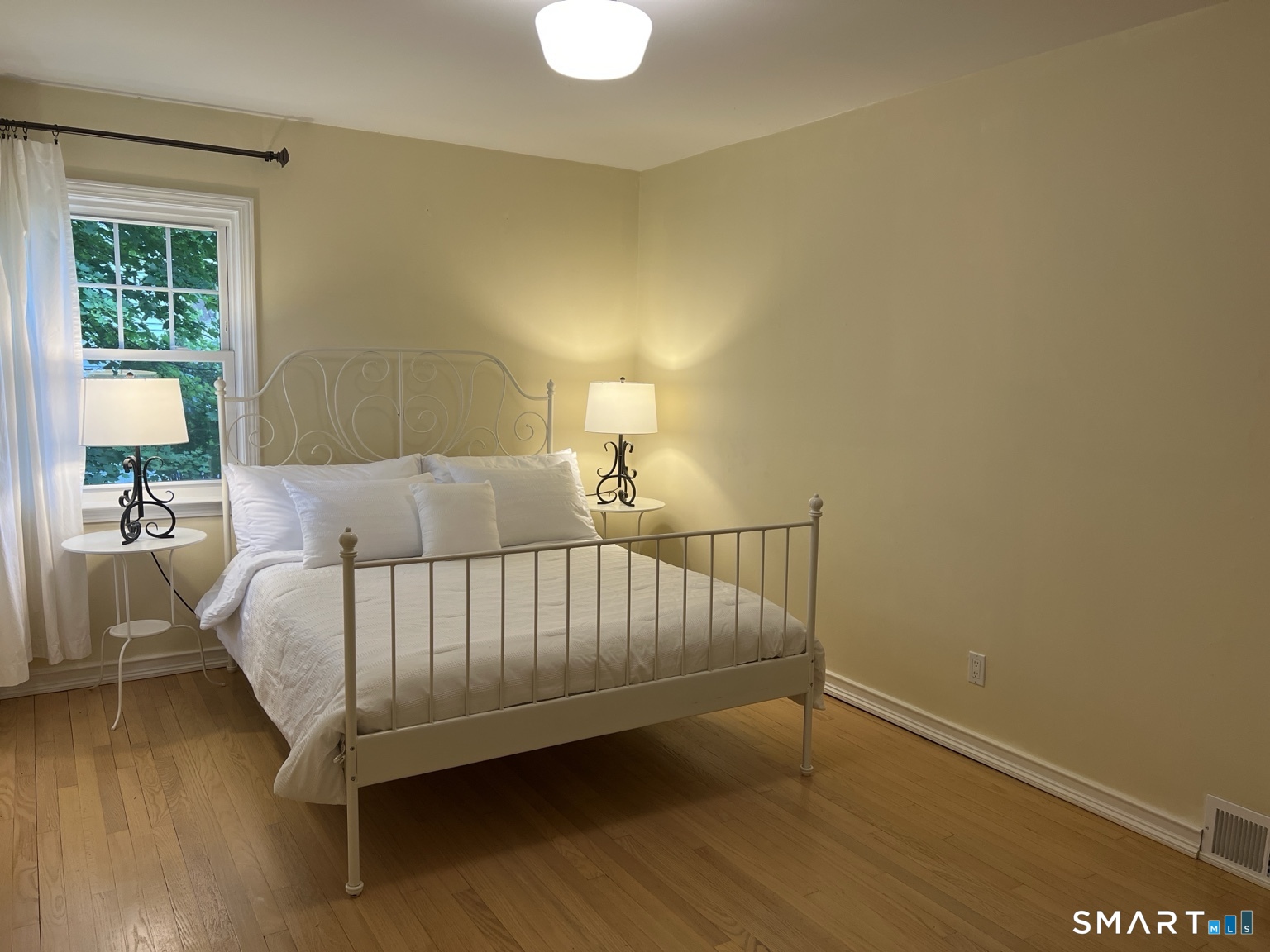 186 Schiller Road Fairfield CT 06825