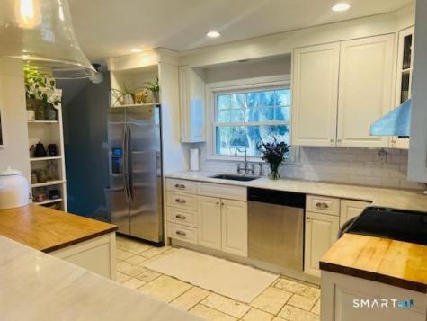 186 Schiller Road Fairfield CT 06825