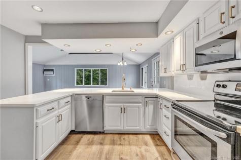 4 Cranbury Woods Road Norwalk CT 06851