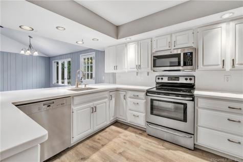 4 Cranbury Woods Road Norwalk CT 06851