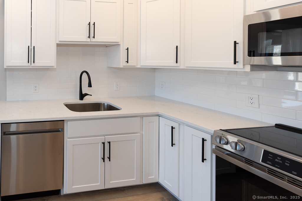 300 Harbour Close New Haven CT 06519