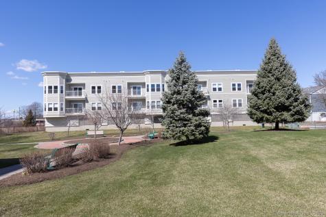 300 Harbour Close New Haven CT 06519