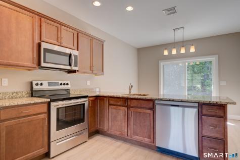 37 Hunters Lane Southington CT 06479