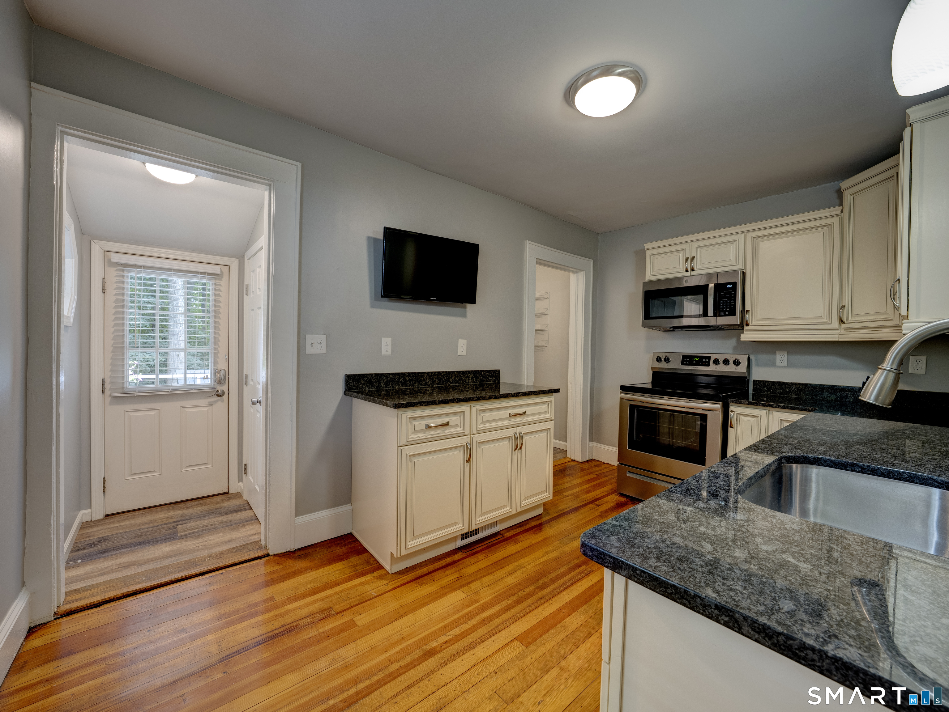 332 Summit Street Manchester CT 06040