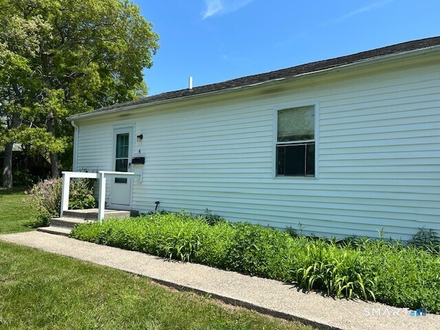 2-4 Concord Court Groton CT 06340