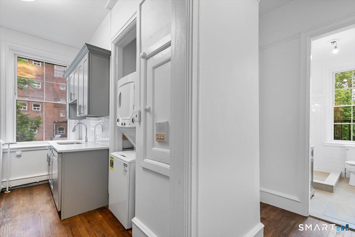 284 Orange Street New Haven CT 06510