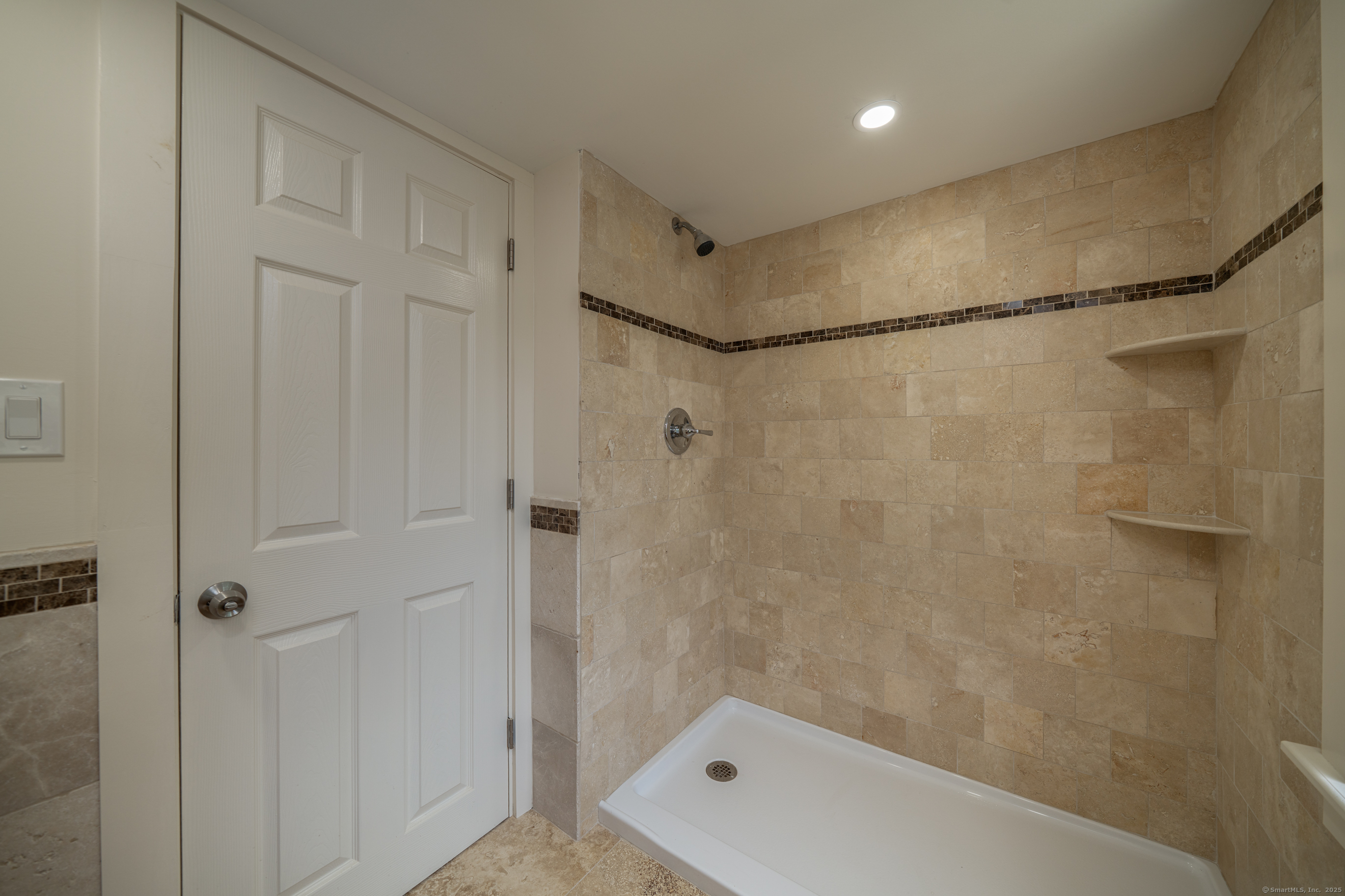 198 Shore Drive Branford CT 06405