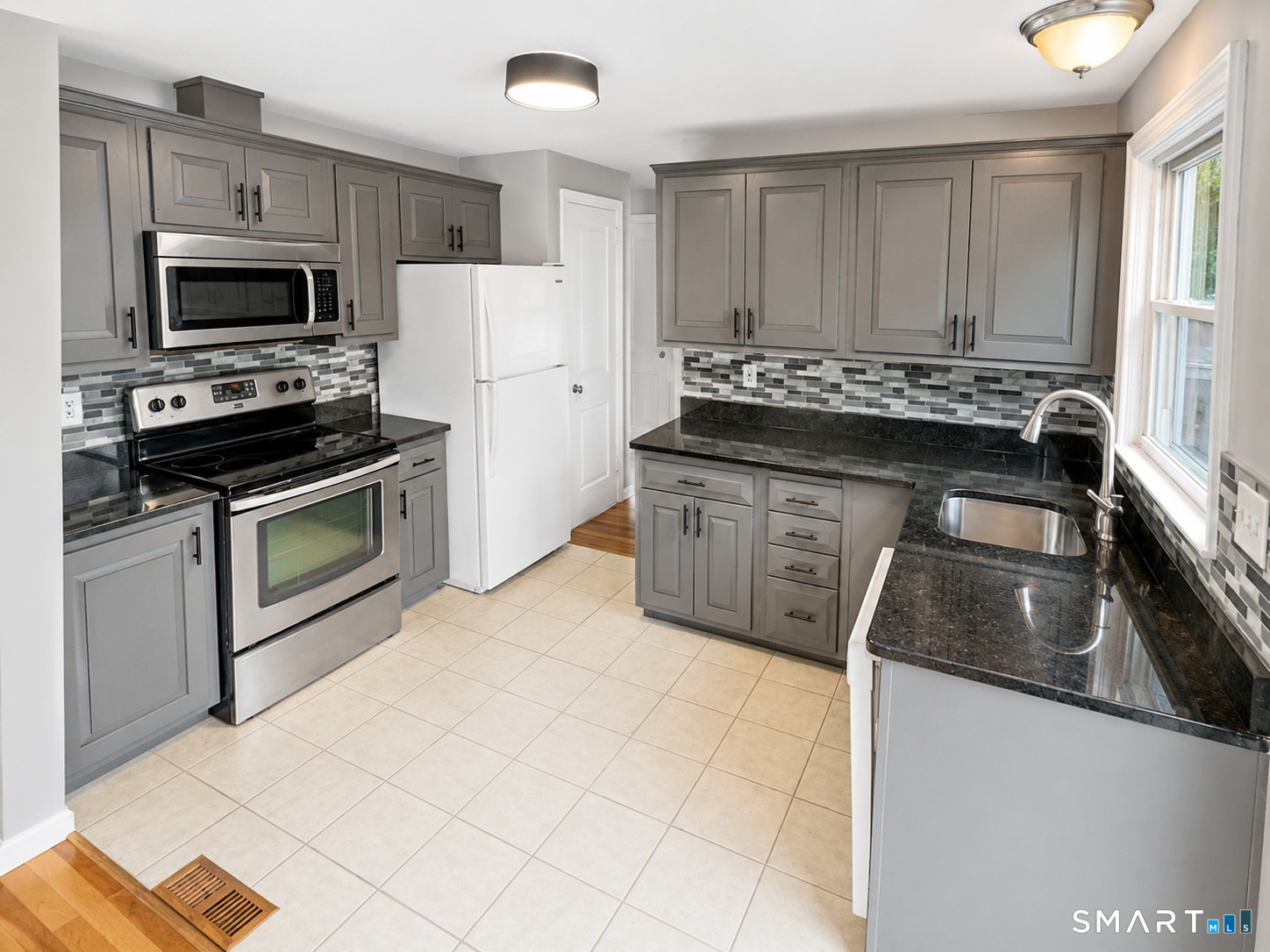 28 Lewis Lane West Hartford CT 06110
