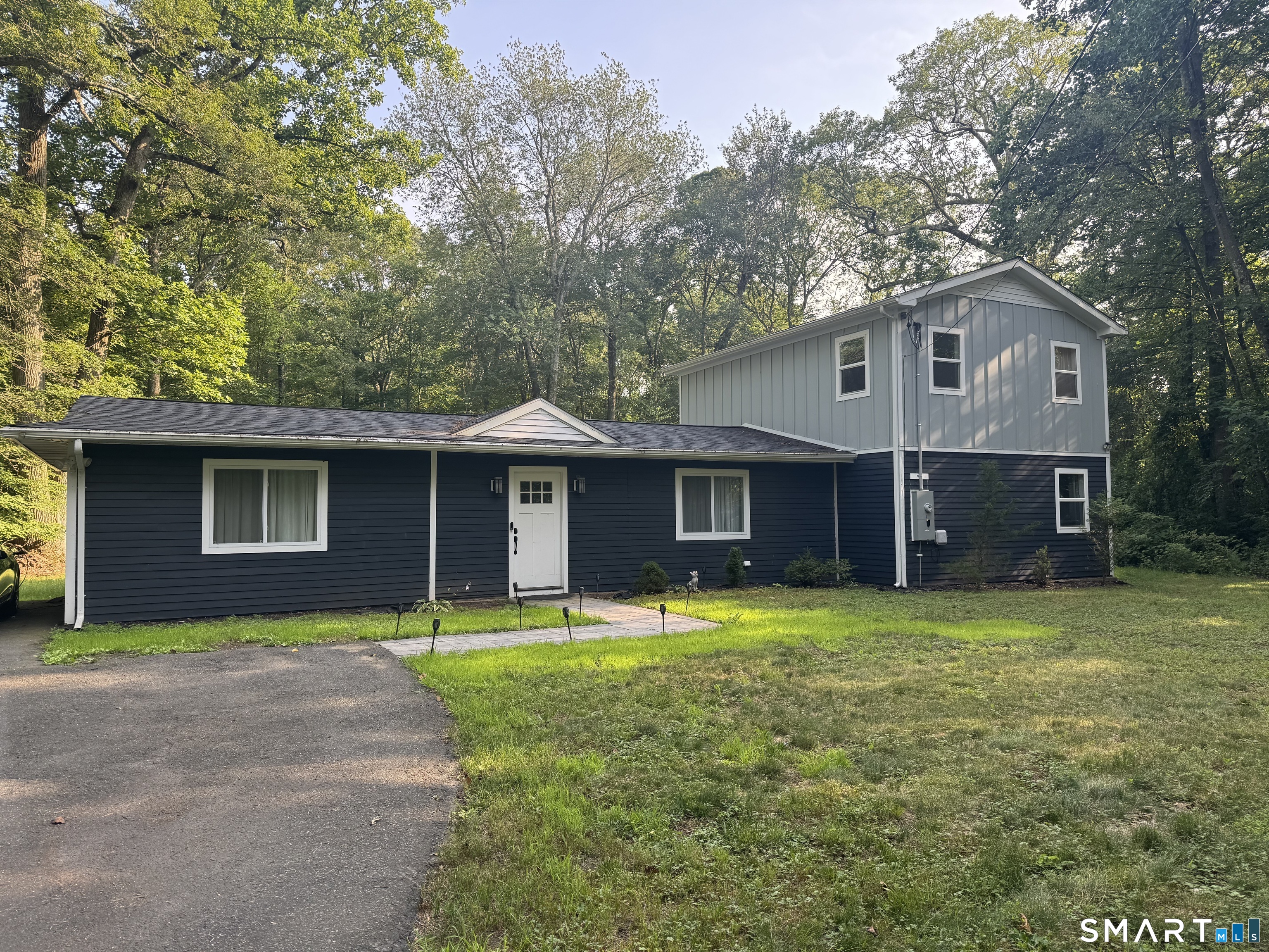 57 Lovers Lane Monroe CT 06468