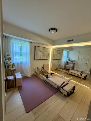 57 Lovers Lane Monroe CT 06468