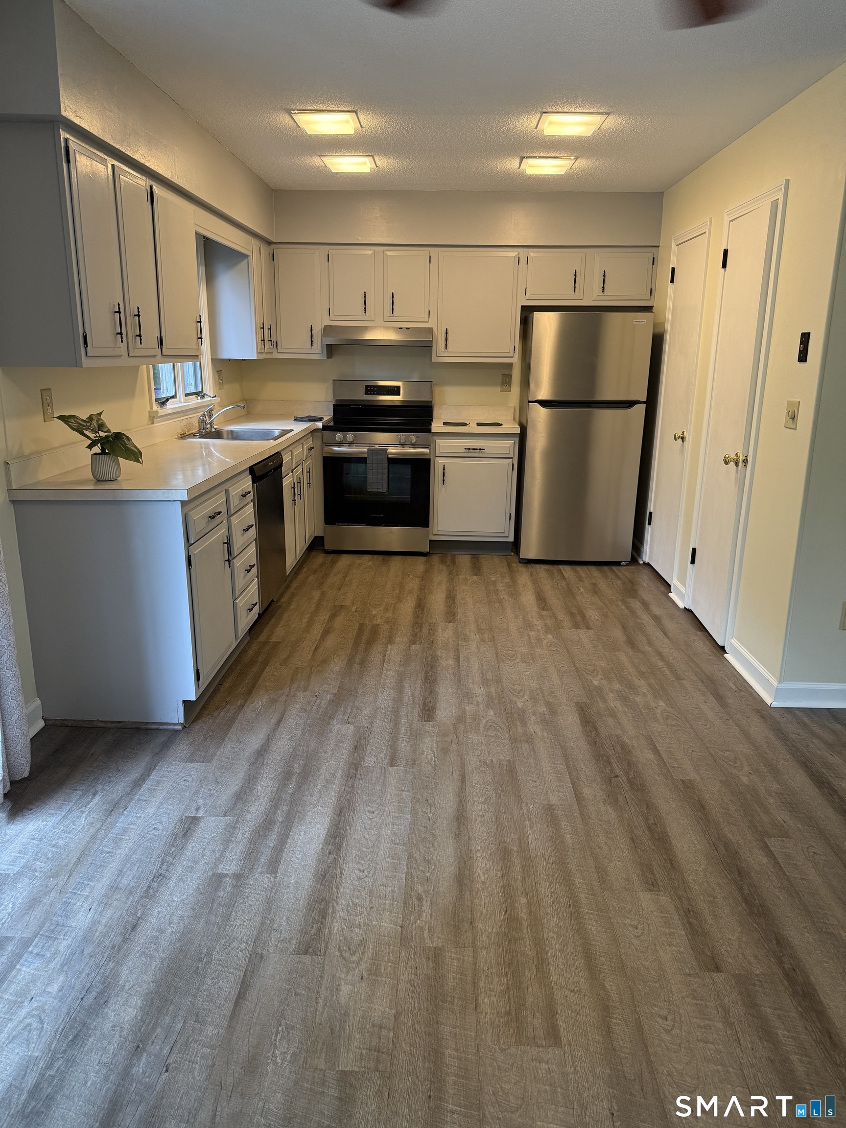 137 West Bridge Street Deep River CT 06417
