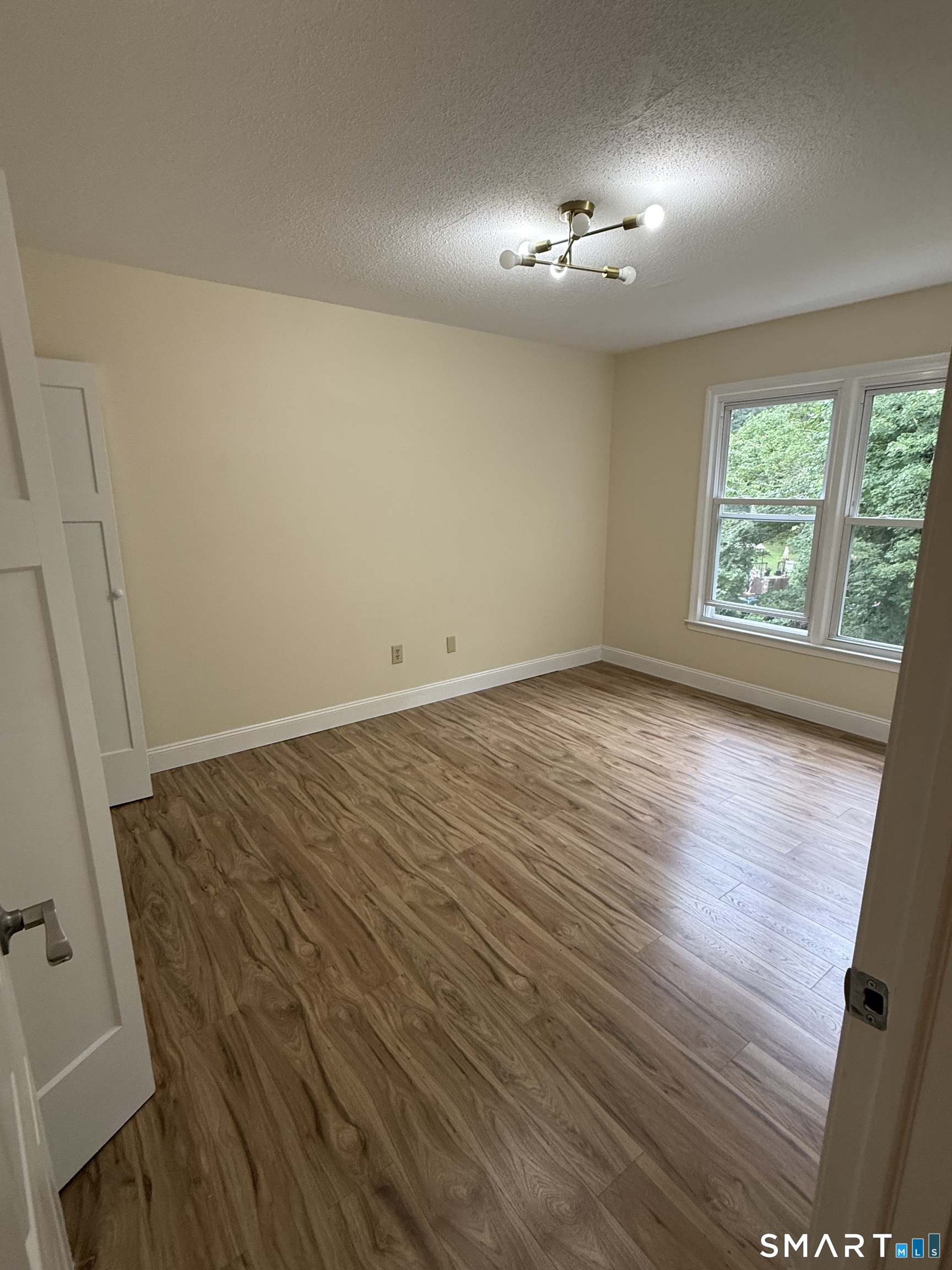 137 West Bridge Street Deep River CT 06417