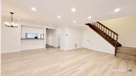7 Garden Path Farmington CT 06032
