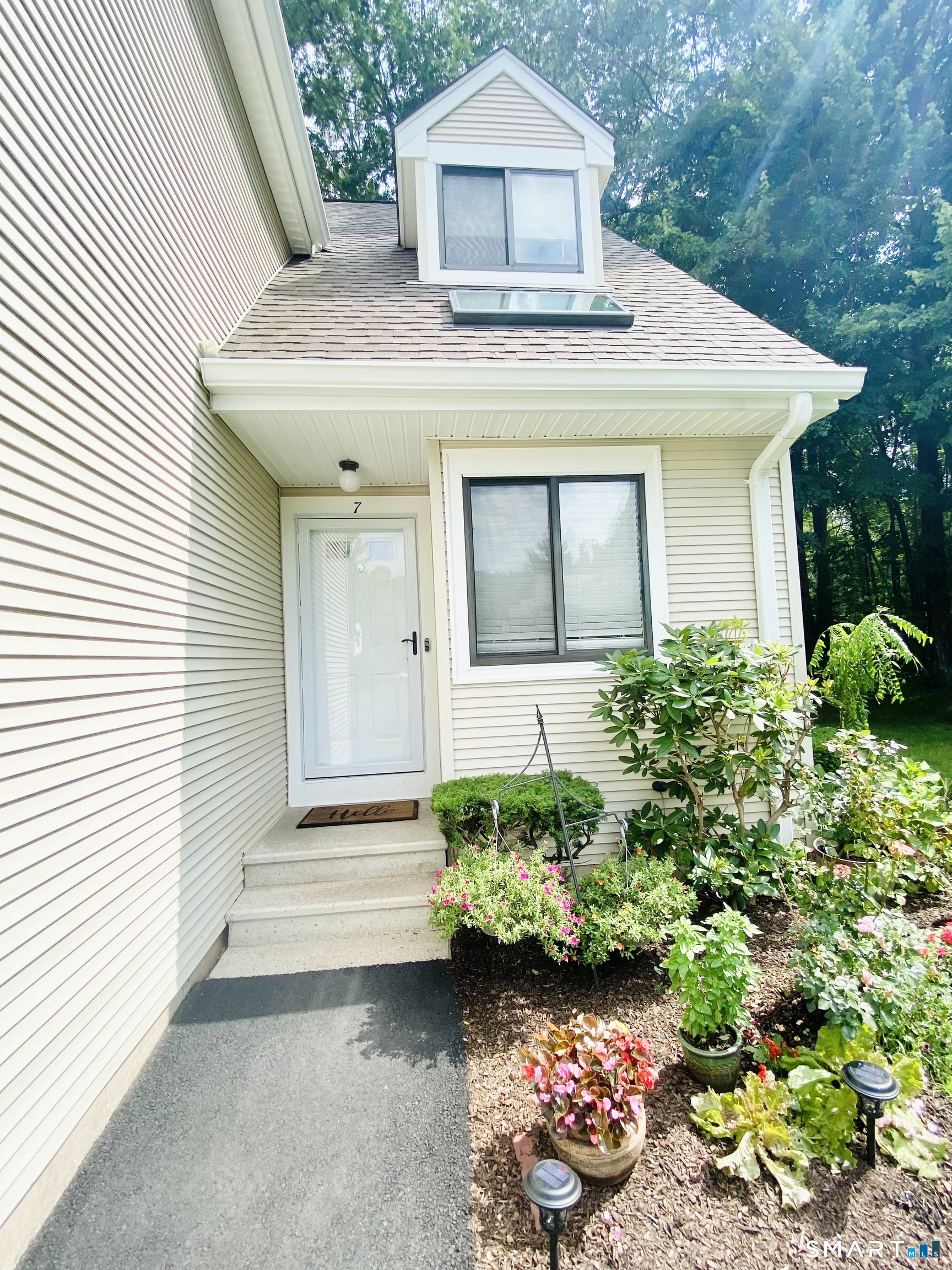 7 Garden Path Farmington CT 06032