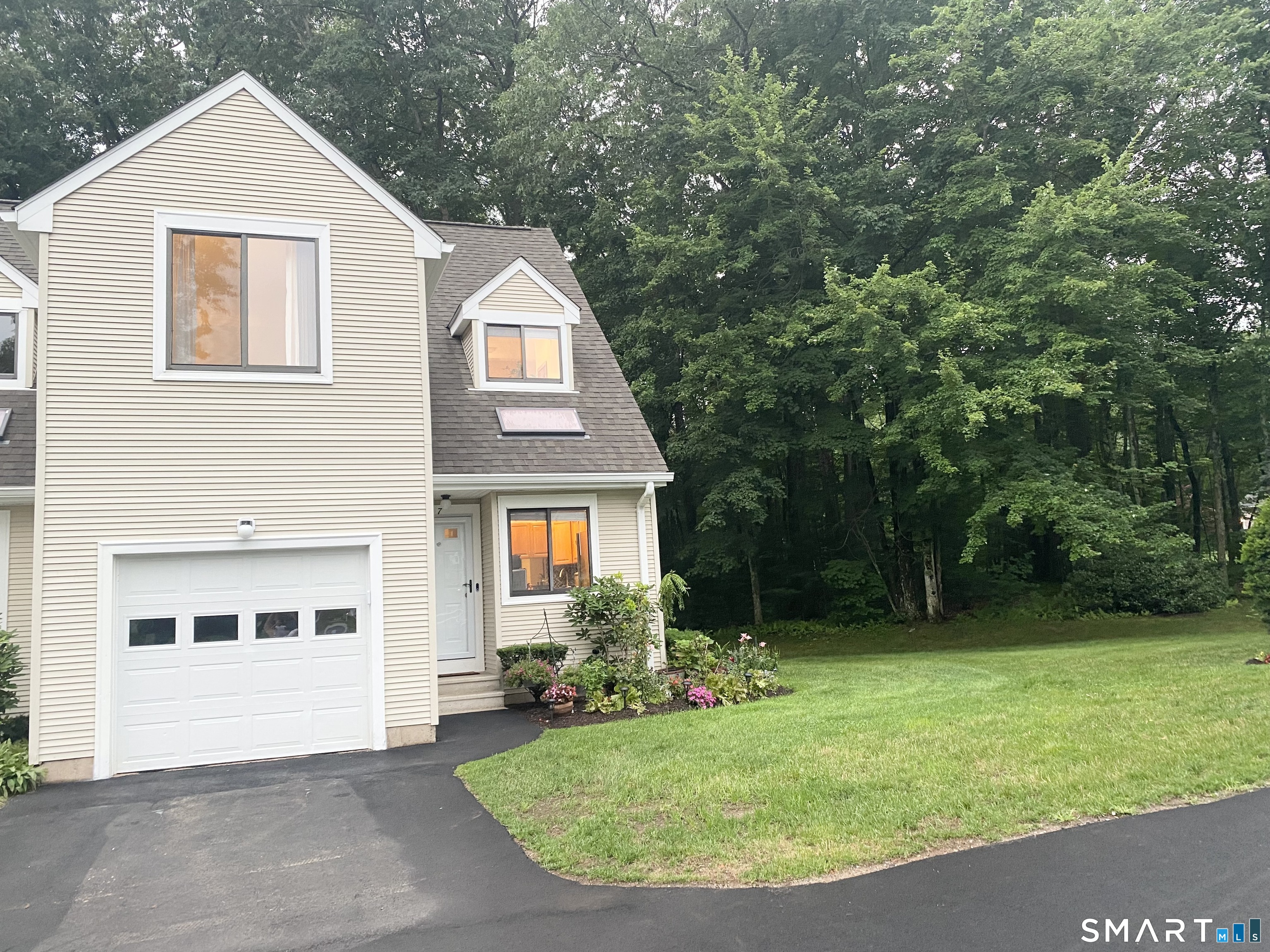 7 Garden Path Farmington CT 06032