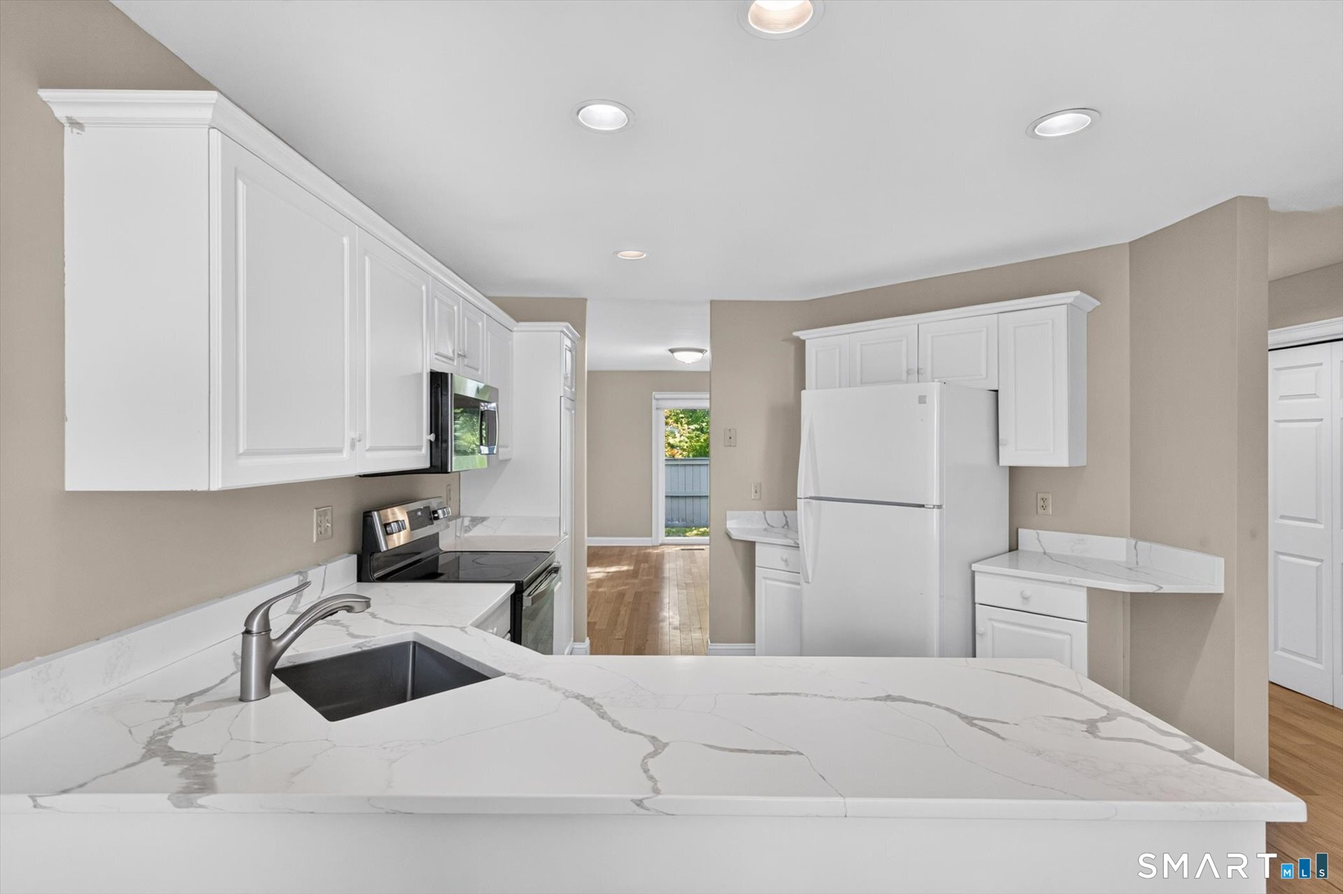 7 Essex Court Avon CT 06001