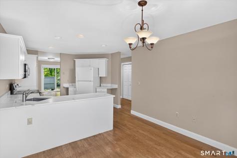 7 Essex Court Avon CT 06001