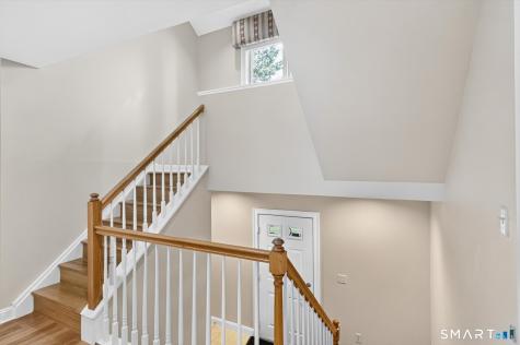 7 Essex Court Avon CT 06001