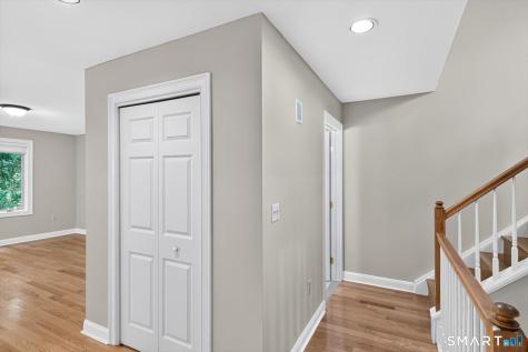 7 Essex Court Avon CT 06001