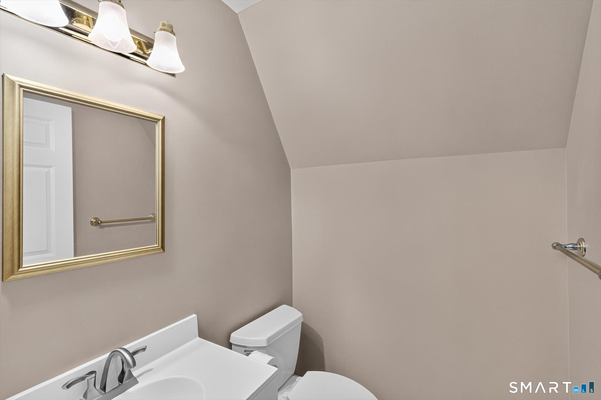 7 Essex Court Avon CT 06001