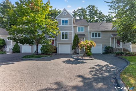 7 Essex Court Avon CT 06001