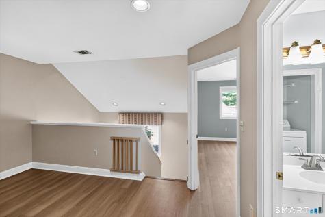 7 Essex Court Avon CT 06001