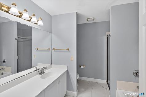 7 Essex Court Avon CT 06001
