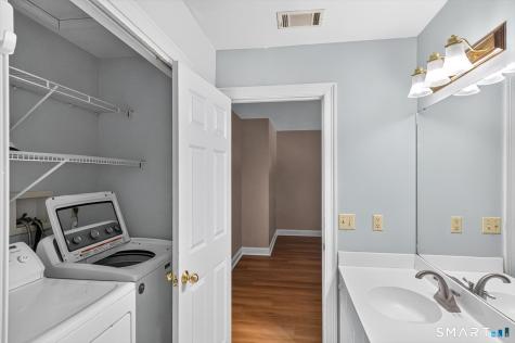 7 Essex Court Avon CT 06001