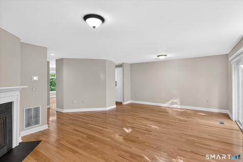 7 Essex Court Avon CT 06001