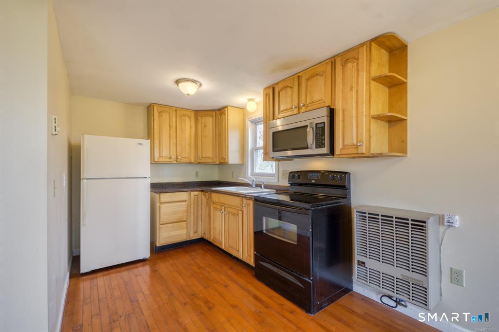 20 Lake View Avenue Salem CT 06420