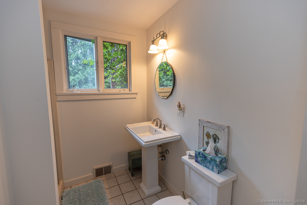 17 Agawam Avenue Old Saybrook CT 06475