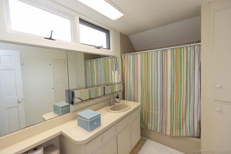 17 Agawam Avenue Old Saybrook CT 06475