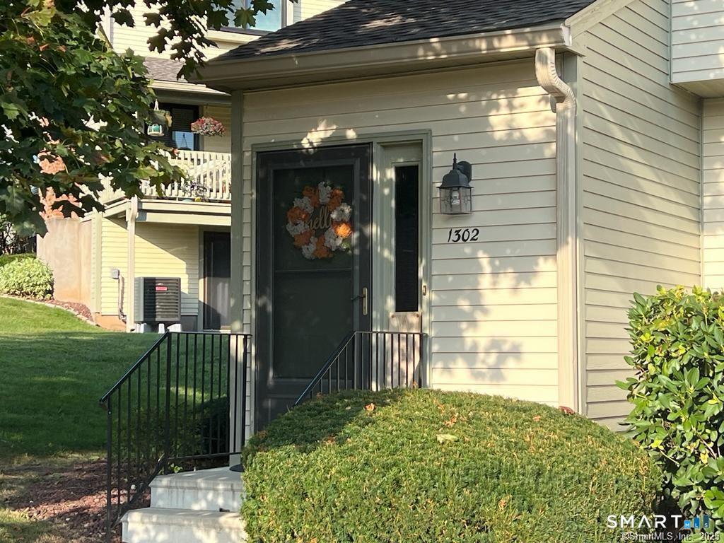 1302 Summer Hill Drive South Windsor CT 06074