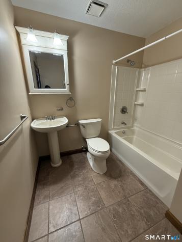 1302 Summer Hill Drive South Windsor CT 06074