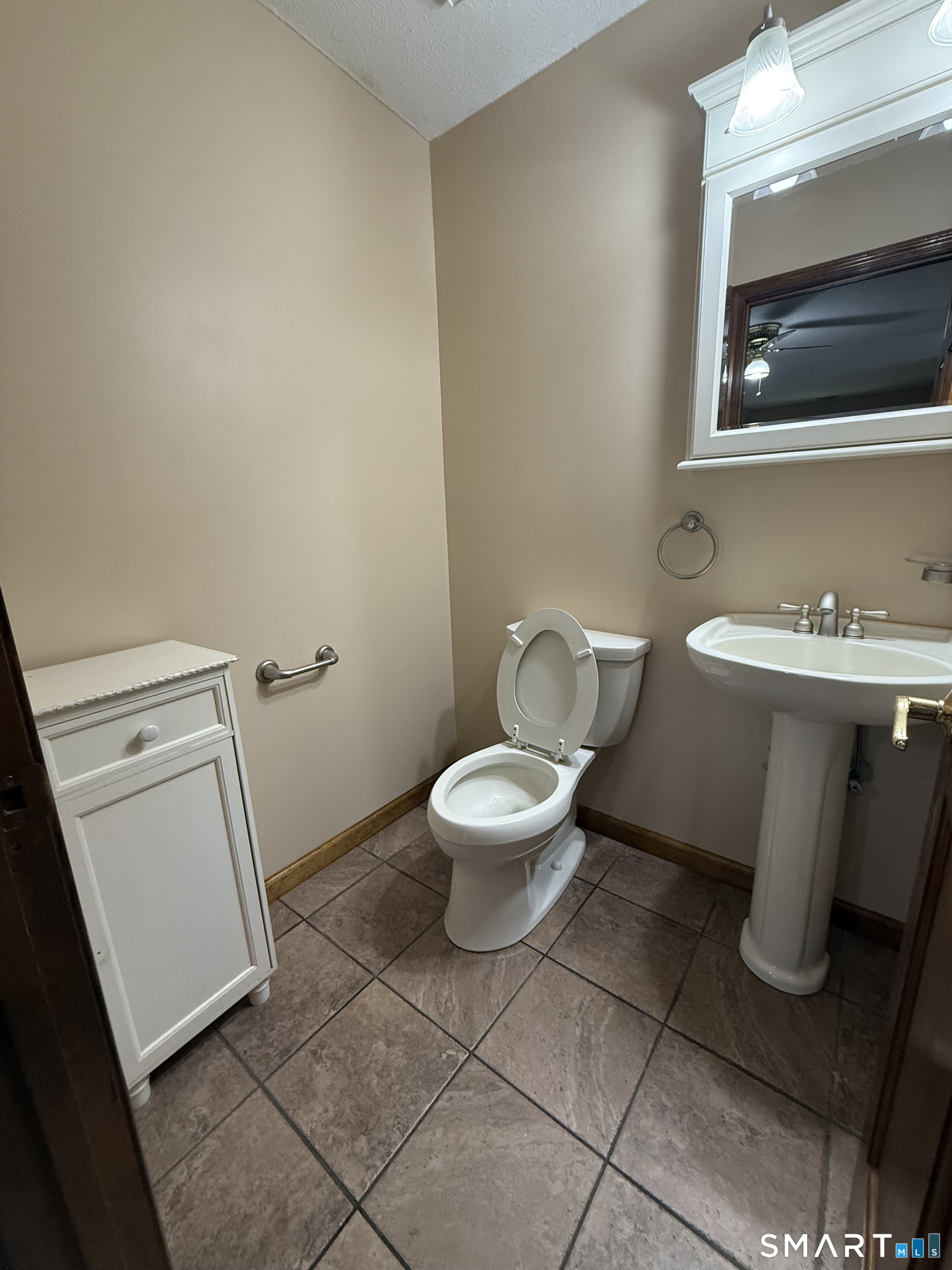 1302 Summer Hill Drive South Windsor CT 06074