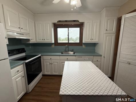 1302 Summer Hill Drive South Windsor CT 06074