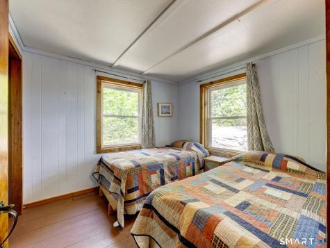 1 Island/bay East Hampton CT 06424