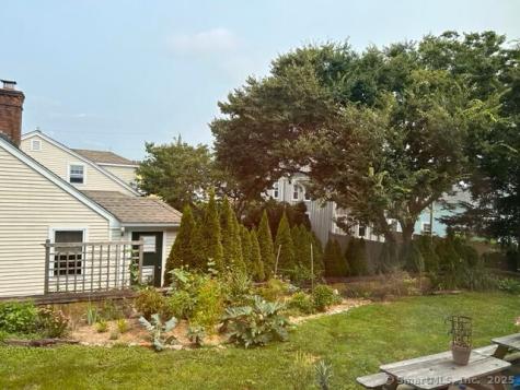 14 Trumbull Street Stonington CT 06378