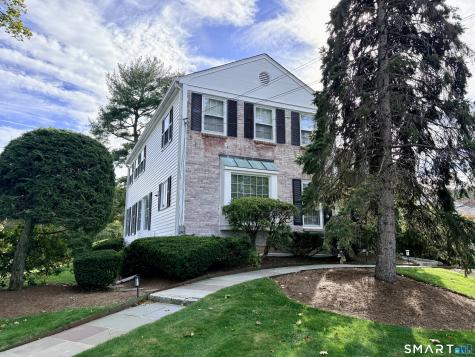 32 Bank Street New Canaan CT 06840