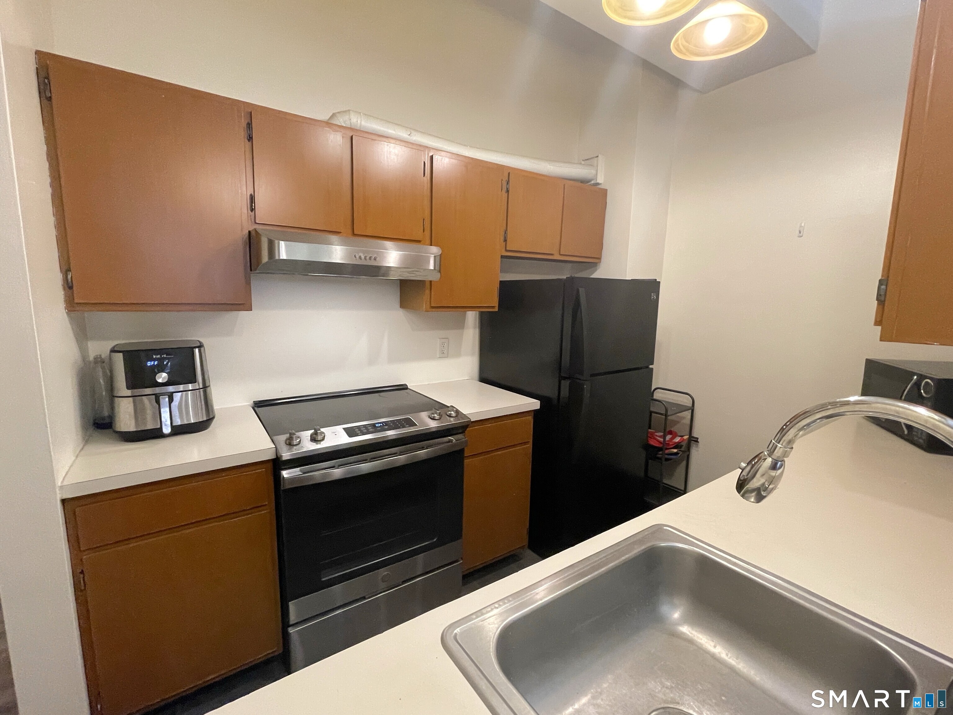 196 Crown Street New Haven CT 06510