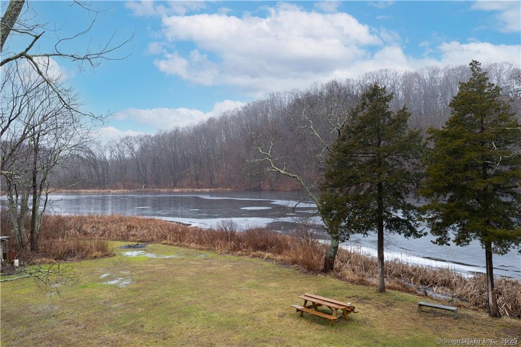 33 Off Twin Lakes Road North Branford CT 06471