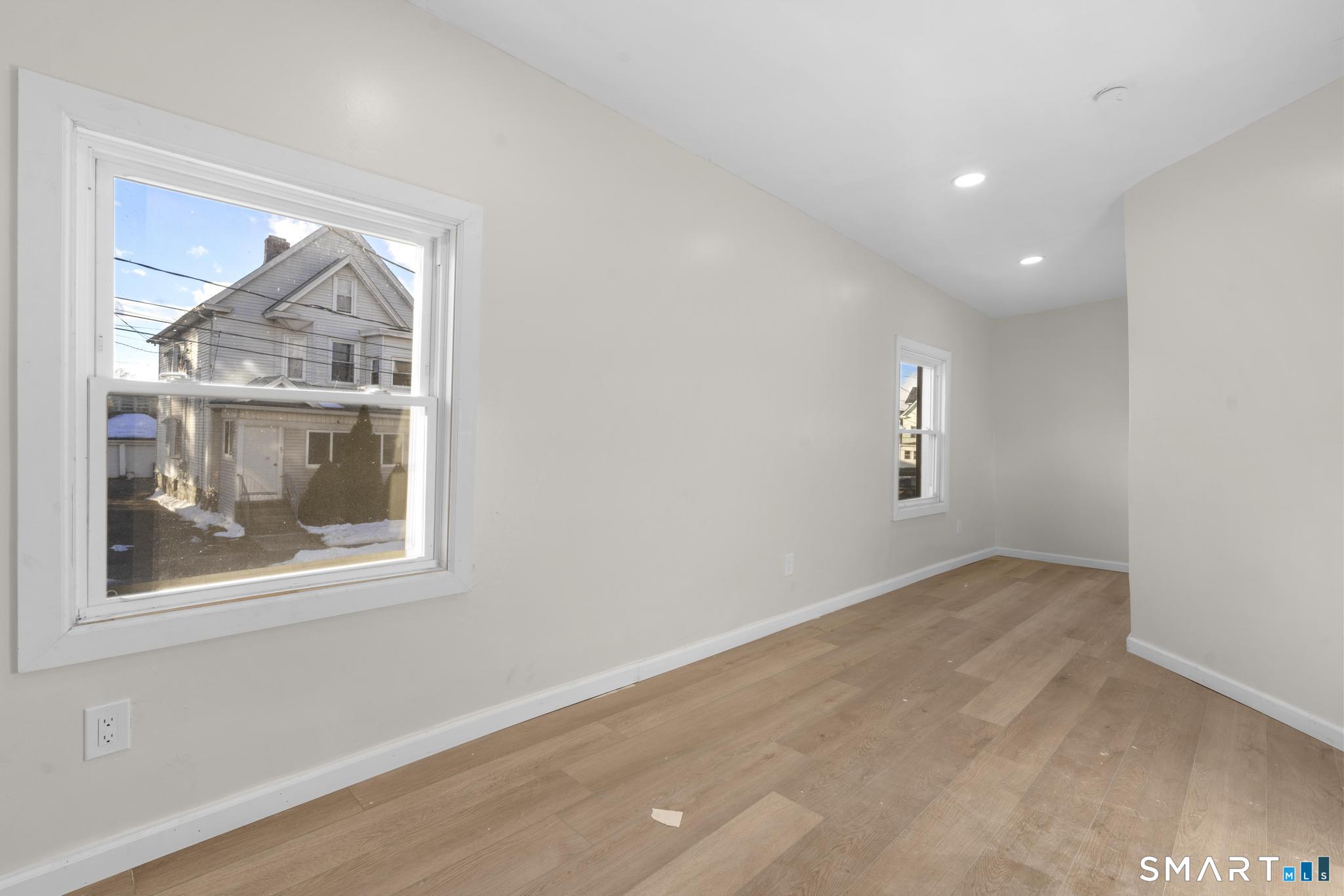 26-28 Mclean Street Hartford CT 06114
