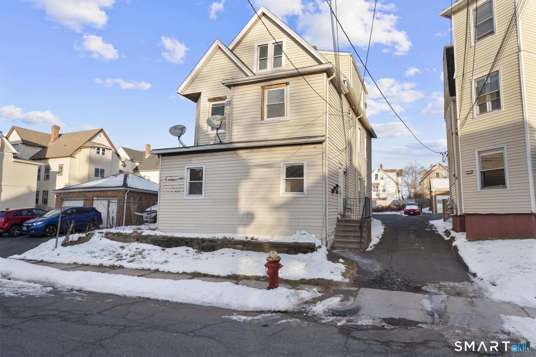 26-28 Mclean Street Hartford CT 06114