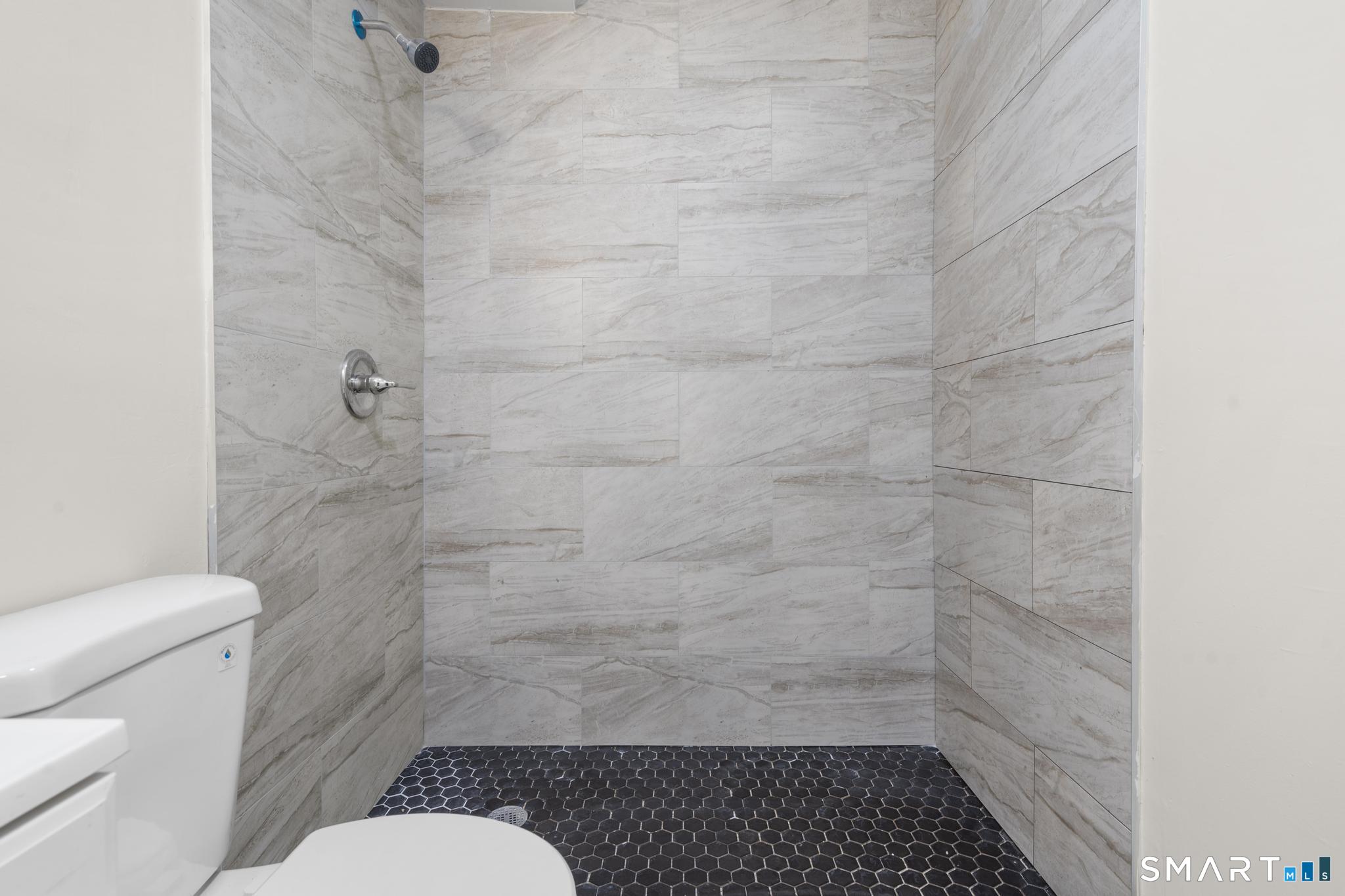 26-28 Mclean Street Hartford CT 06114
