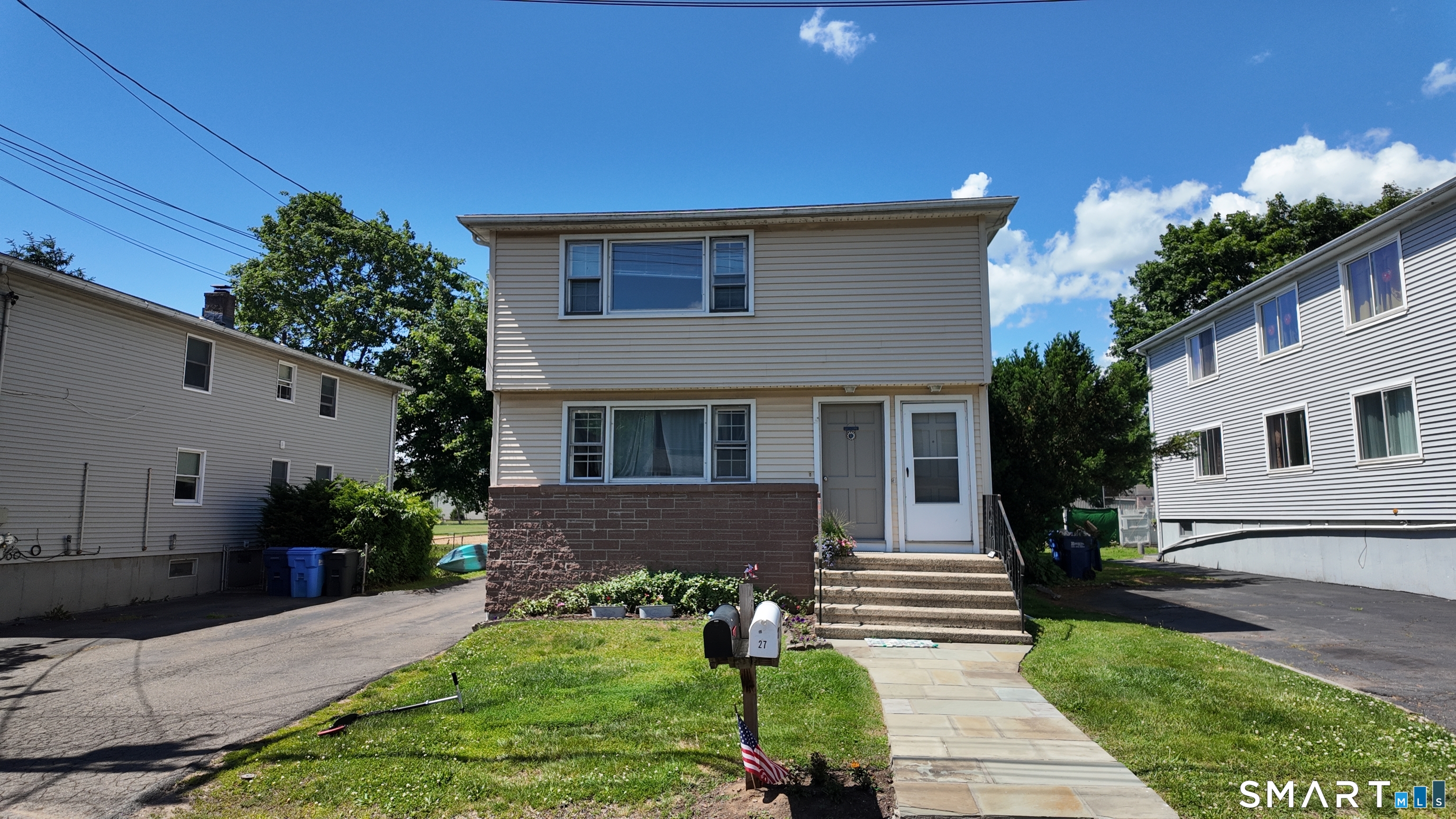 27 Manila Avenue Woodbridge CT 06525