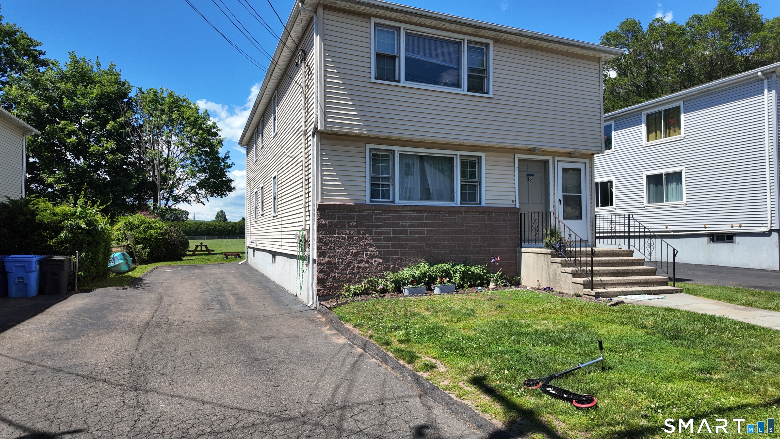 27 Manila Avenue Woodbridge CT 06525