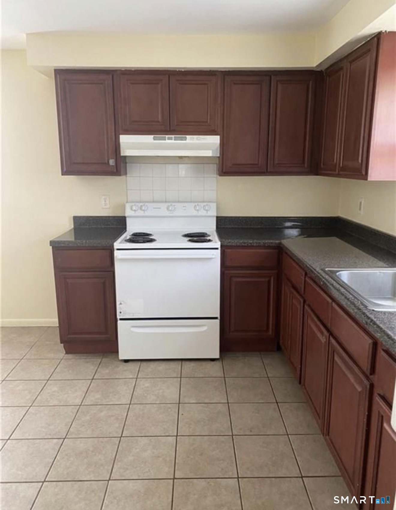 27 Manila Avenue Woodbridge CT 06525