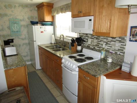 82 Old Colony Road Old Lyme CT 06371