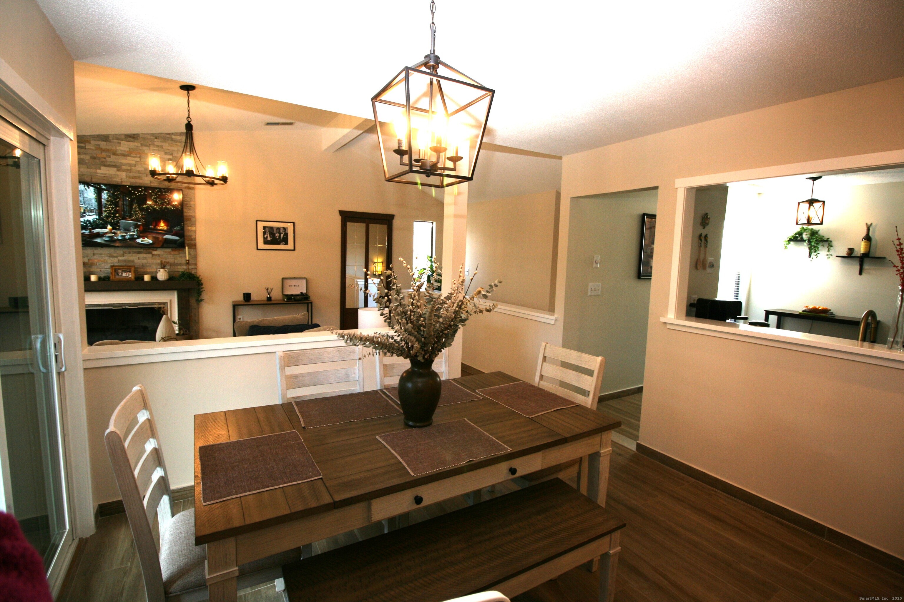 7 Twin Oak Court Avon CT 06001