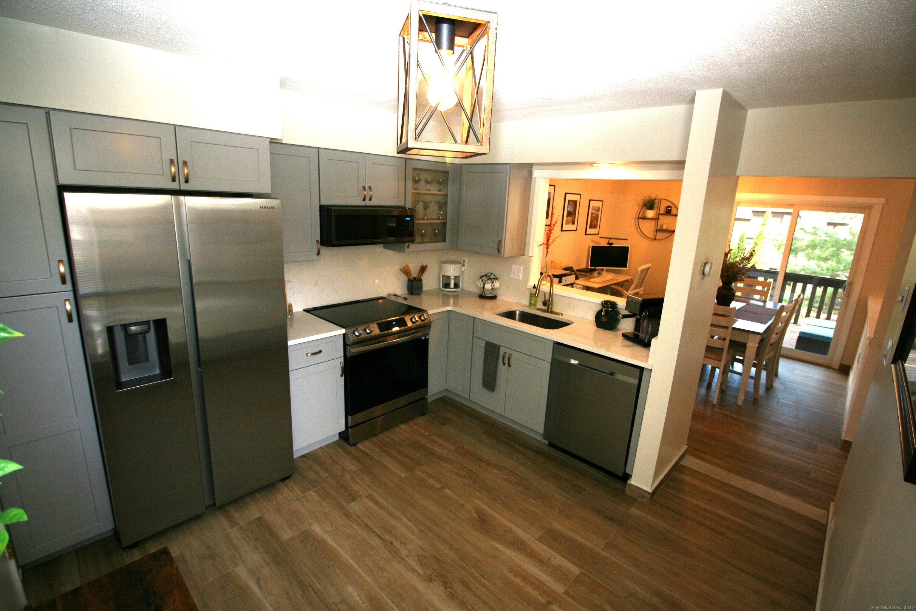 7 Twin Oak Court Avon CT 06001